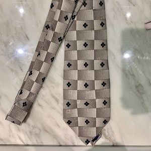 100% Grey Silk Tie